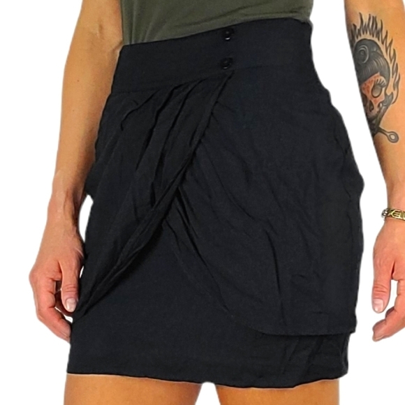 Kimchi Blue Tulip Skirt Size 4 Black Back Zip - Picture 3 of 4